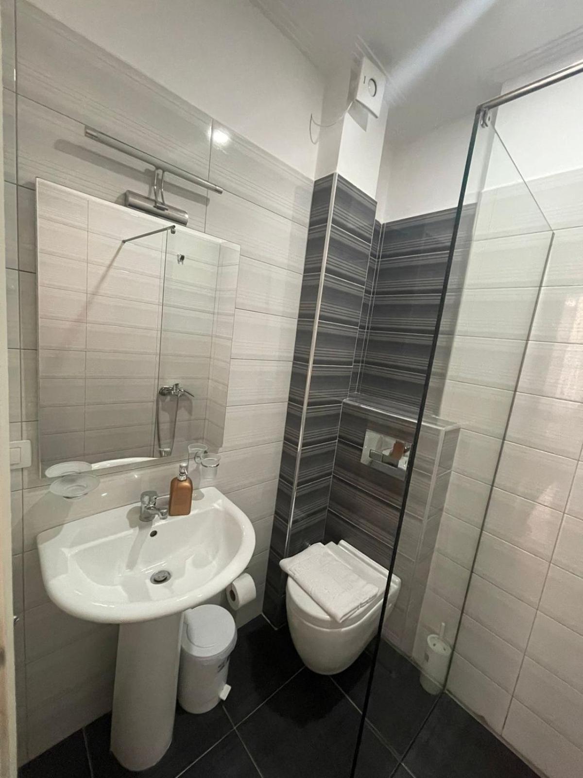 Seaside Apartmens Sarande Exterior photo