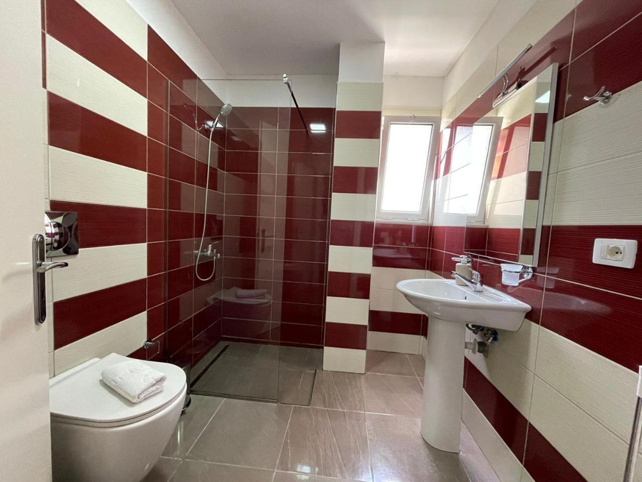 Seaside Apartmens Sarande Exterior photo